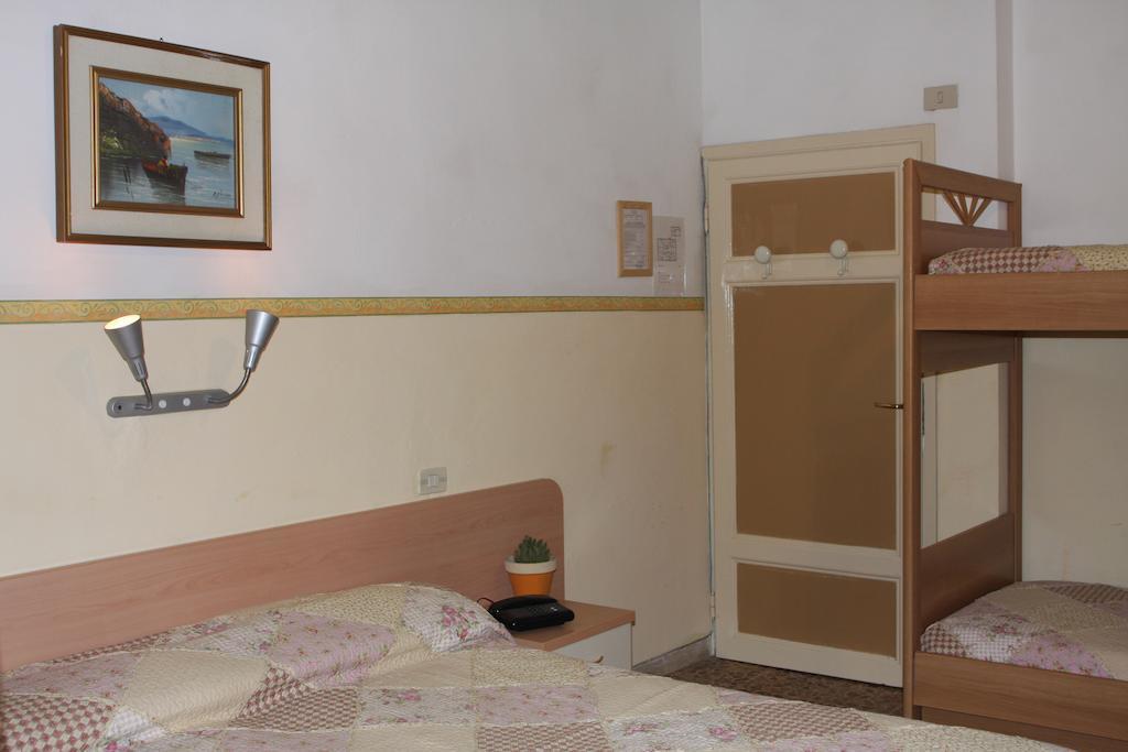 Hotel Ornella Lido di Camaiore Rom bilde